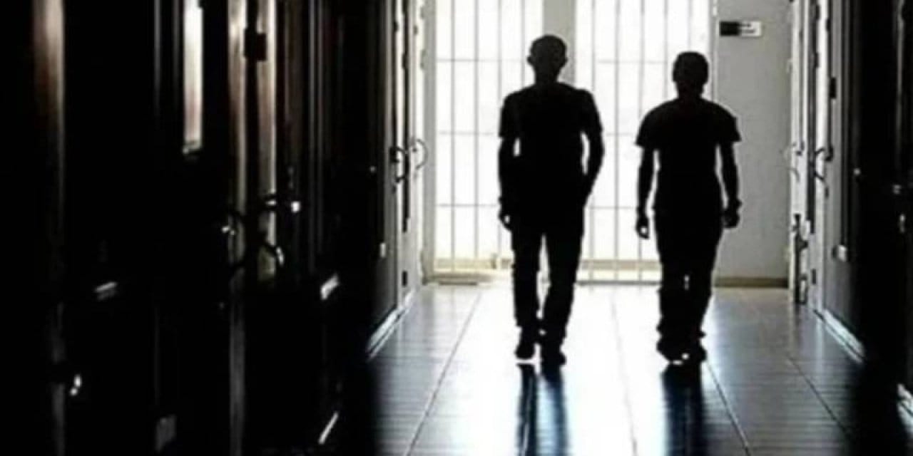 İstanbul'da çocuk çeteler cinayetle tehdit edip haraç istiyor! Lüks araçlı 'abileri' de gelip alıyormuş