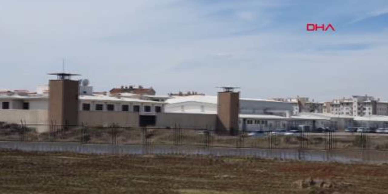 İki kız kardeşin cinayet şüphelisi cezaevinde intihar etti