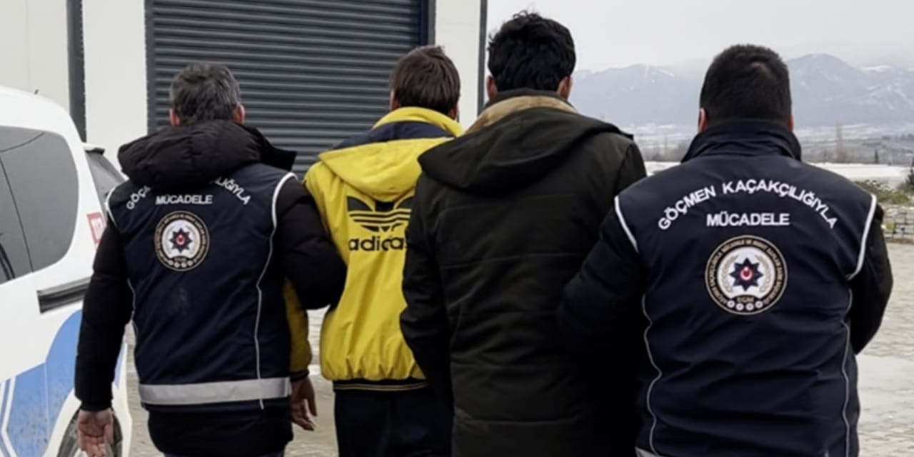 Kaçak göçmenler TIR'ın yatak kısmında yakalandı