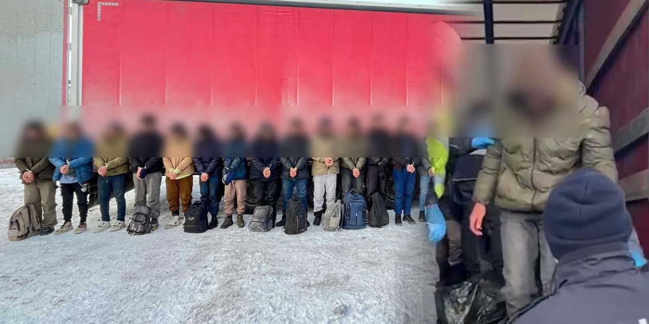 Durdurulan tırın dorsesinden 25 kaçak göçmen çıktı!
