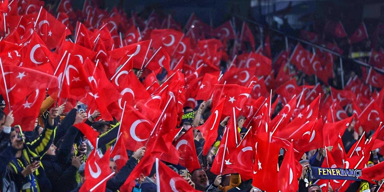 Fenerbahçe maçında Kadıköy'de tüyleri diken diken anlar