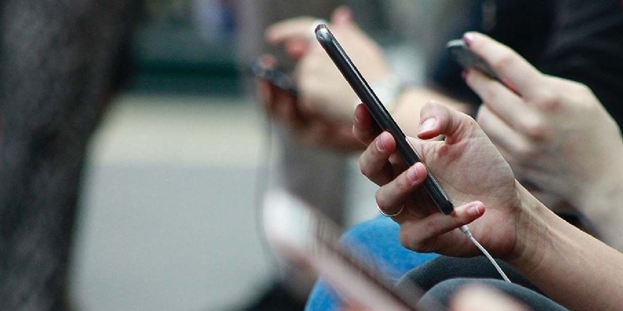 Türkiye solladı geçti! Dünyada en çok telefon kullanan ülkeler açıklandı