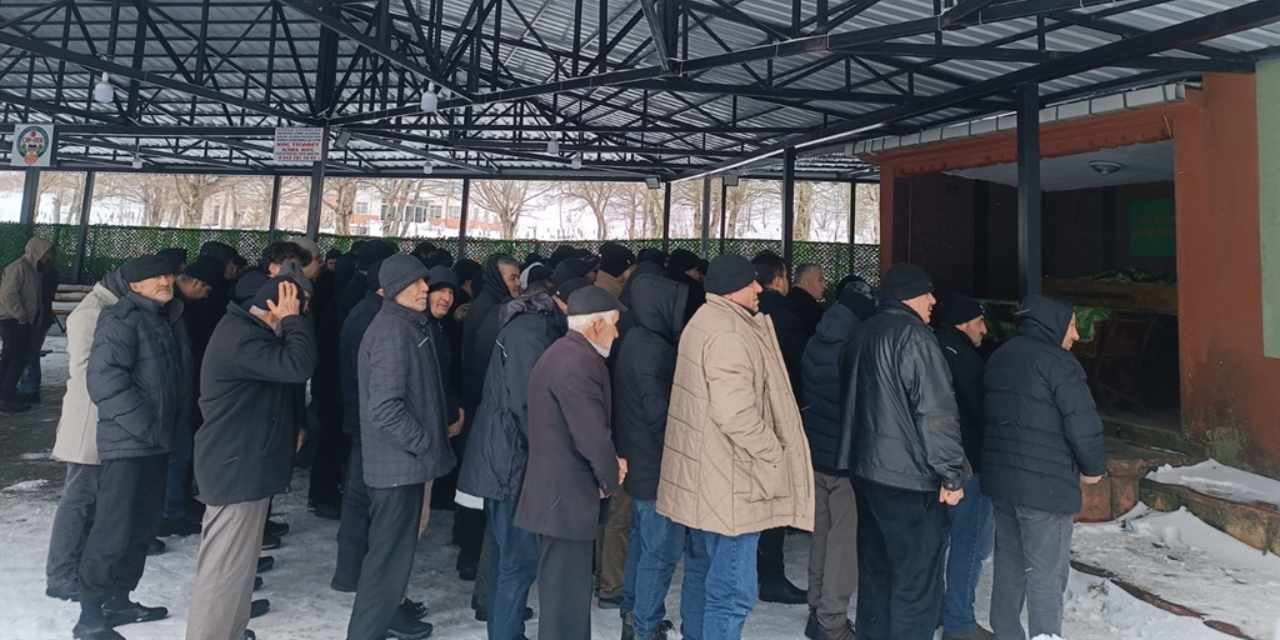 Ağabeyinin ölüm haberine kalbi dayanmadı!