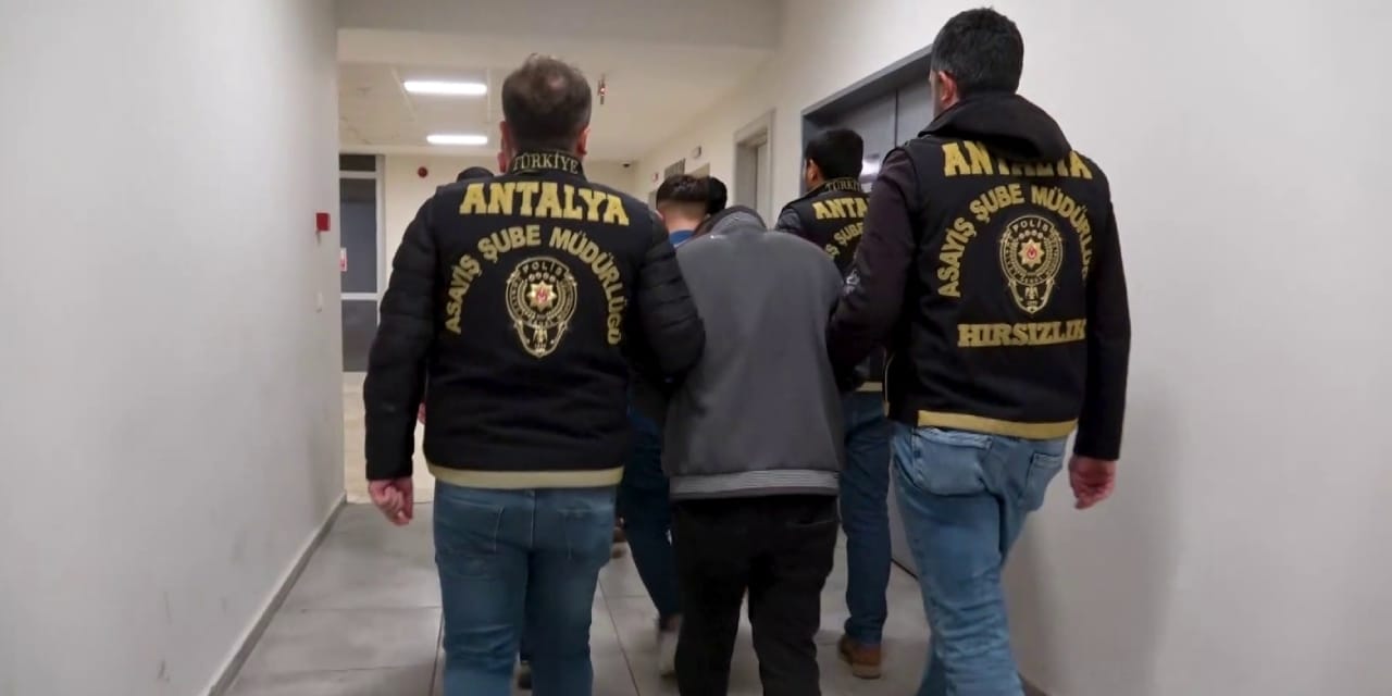 Antalya'da klima hırsızlığı! 3 şüpheli tutuklandı