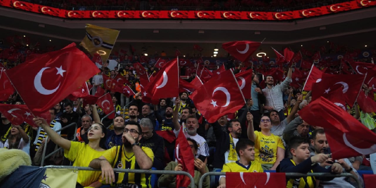 Fenerbahçe Beko EuroLeague'de galip gelmeye devam ediyor