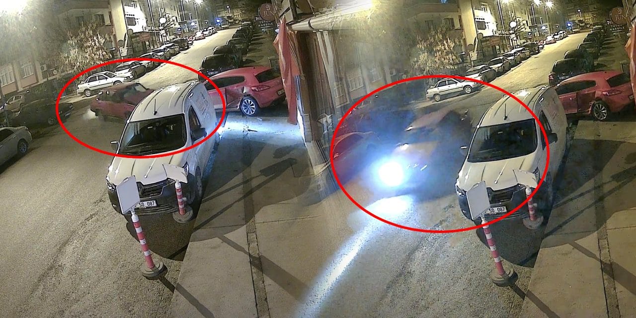Park halindeki araçlara çarpan alkollü sürücü koşarak kaçtı: O anlar kamerada