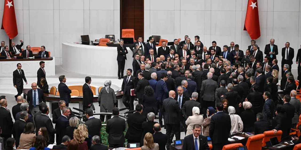 Emeklinin kaderini belirleyecek kurula 168 vekil katılmadı!