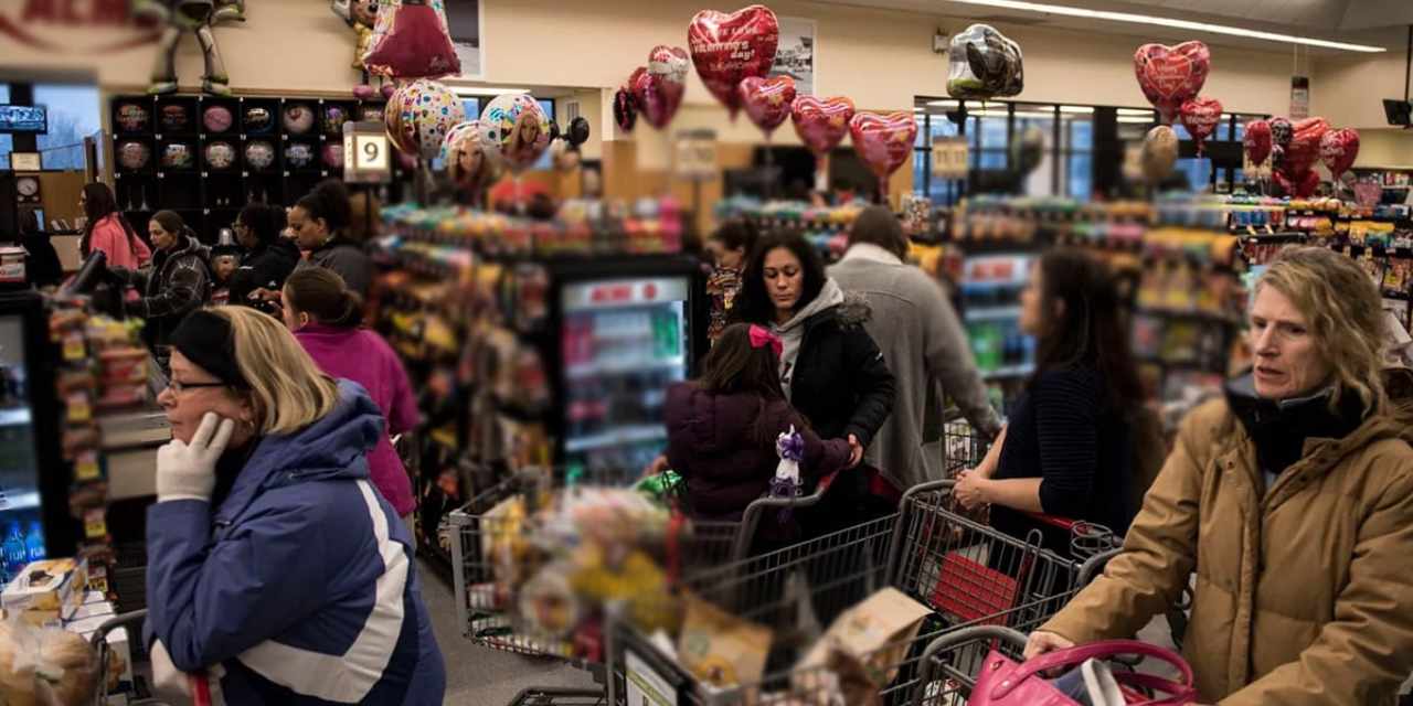 'Tarihi fırtına geliyor' haberini duyan marketlere koştu!