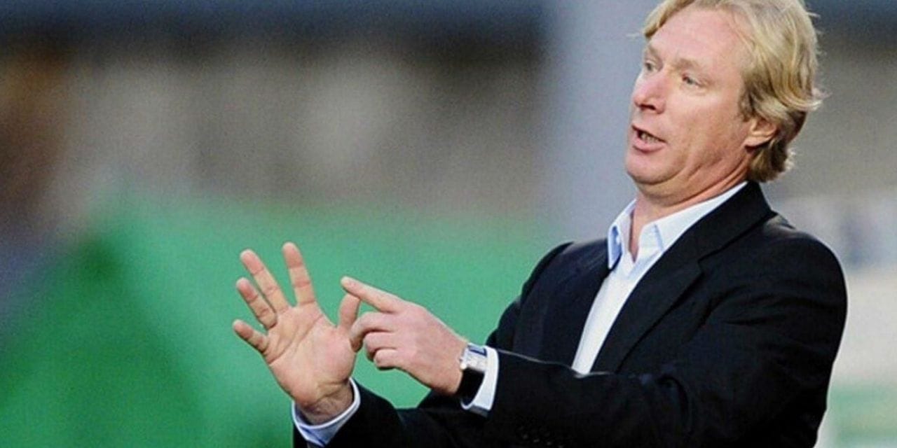 Ünlü teknik direktör tesisatçıyı döve döve hastanelik etti