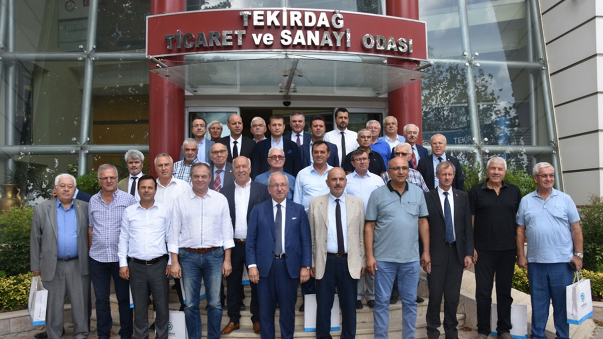 Yeni ve eski belediye başkanları Tekirdağ’a hizmet için el ele verdi