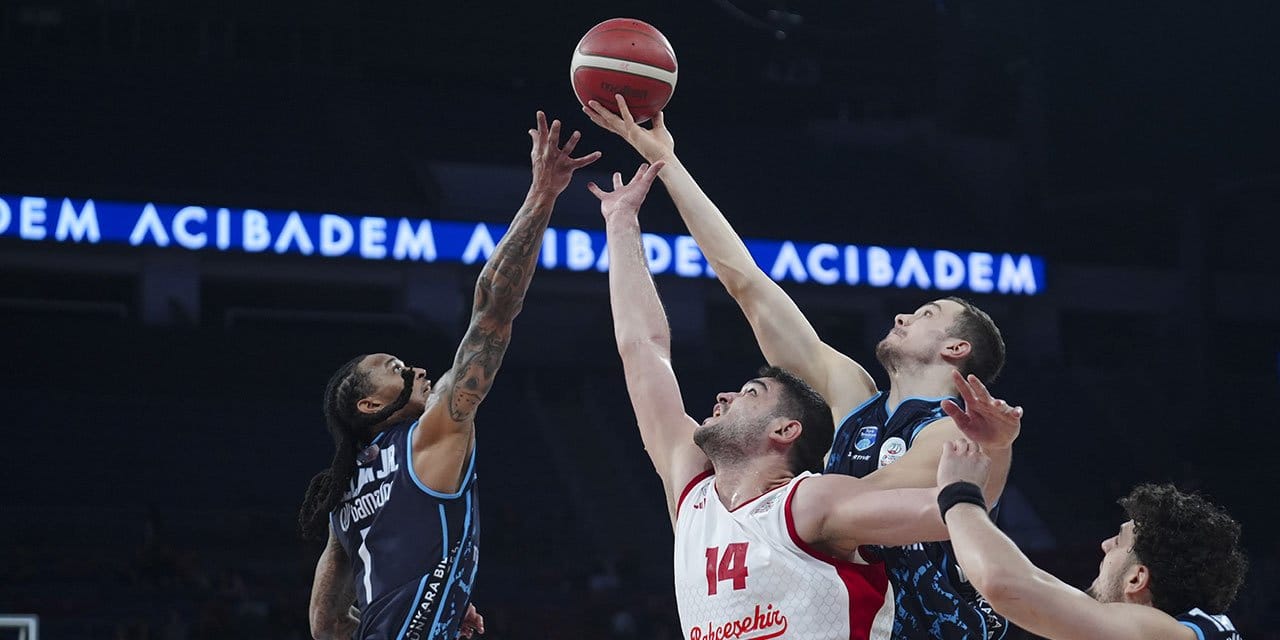 Bahçeşehir Koleji Türk Telekom'a şans tanımadı