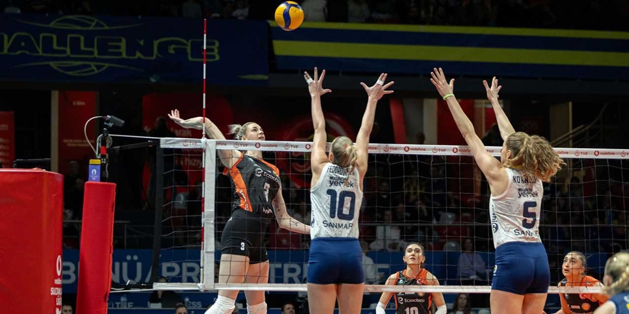 Derbide kazanan Fenerbahçe: Eczacıbaşı'nı yıktı geçti