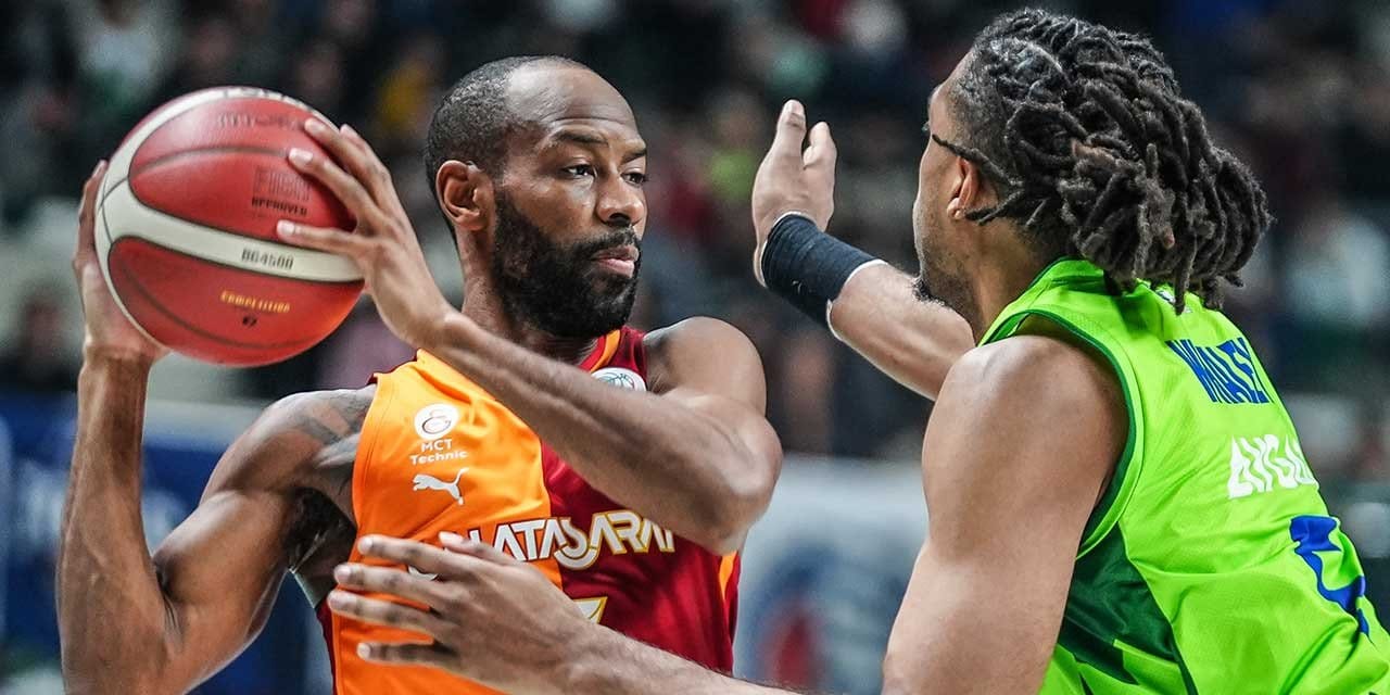 Galatasaray Bursa'da galip geldi