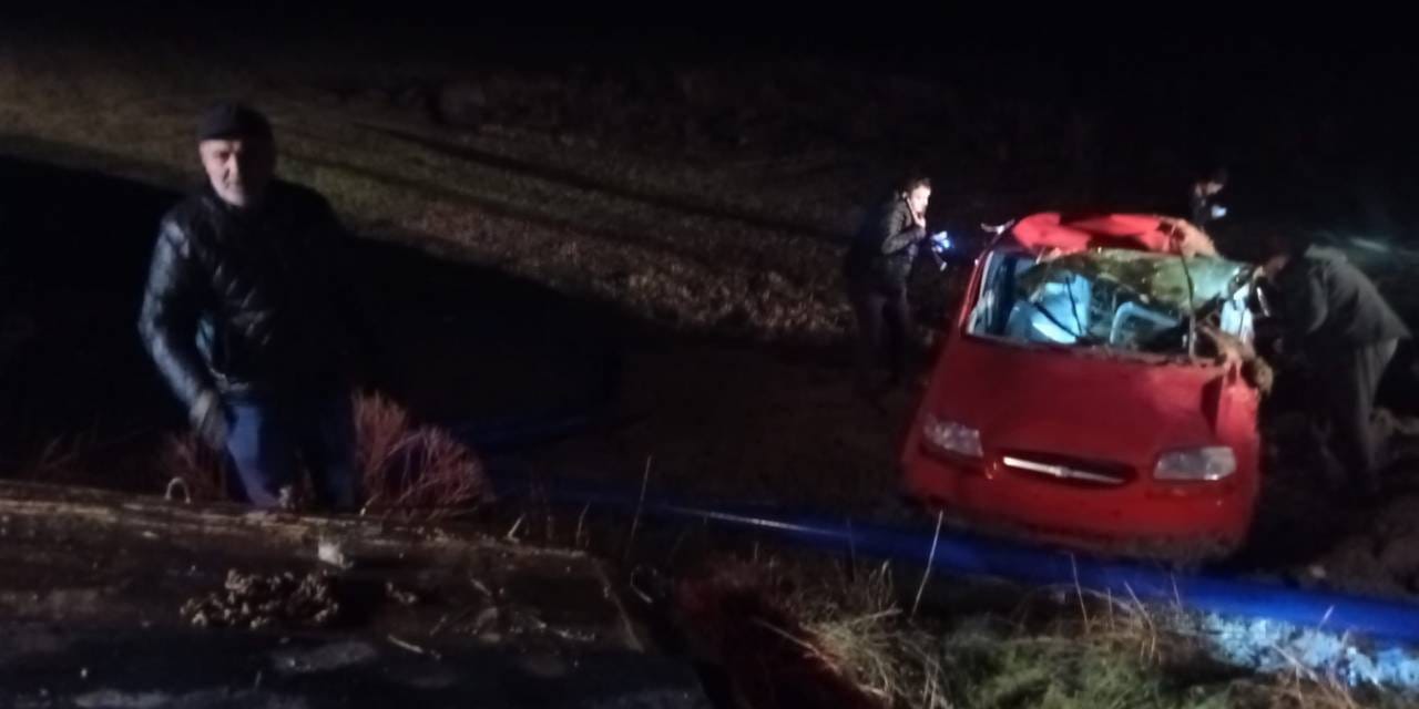 Beypazarı'nda araç şarampole uçtu: Biri çocuk 3 yaralı