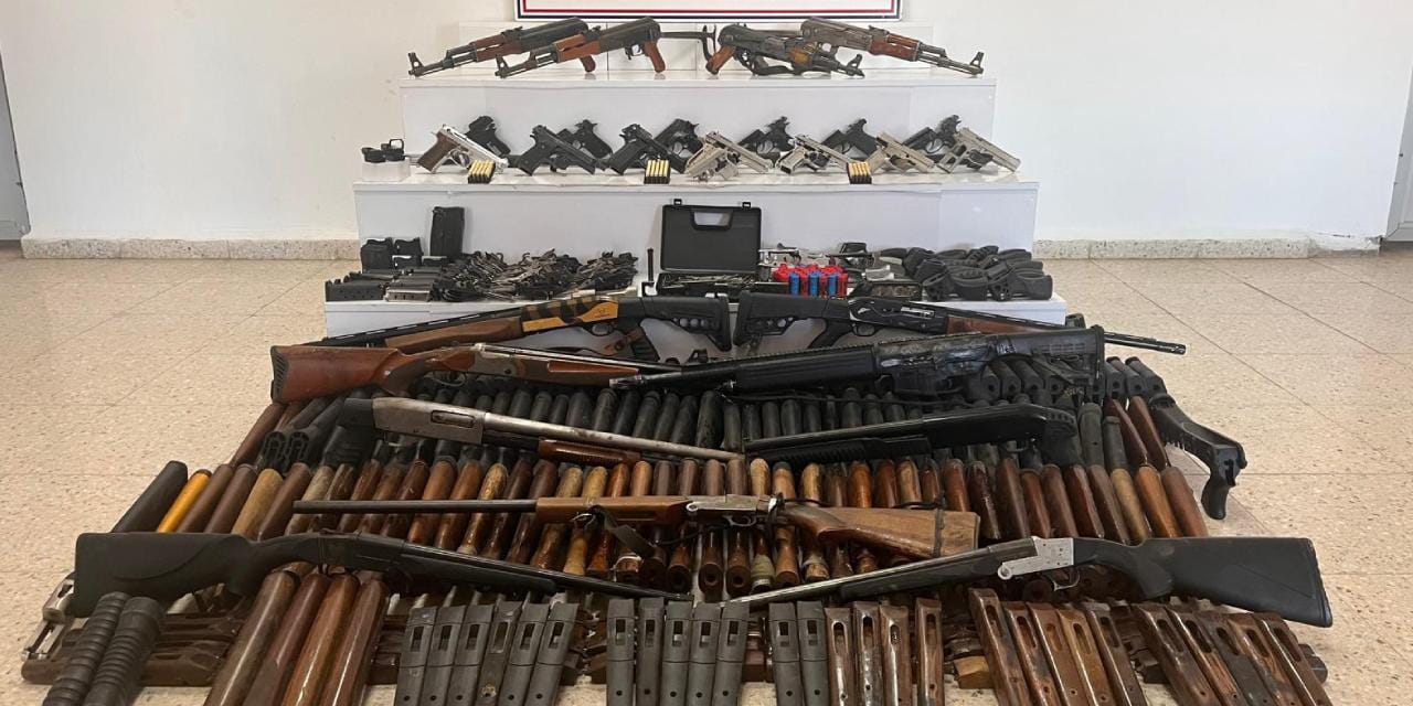 Van'da silah operasyonu! Evde mühimmat deposu çıktı