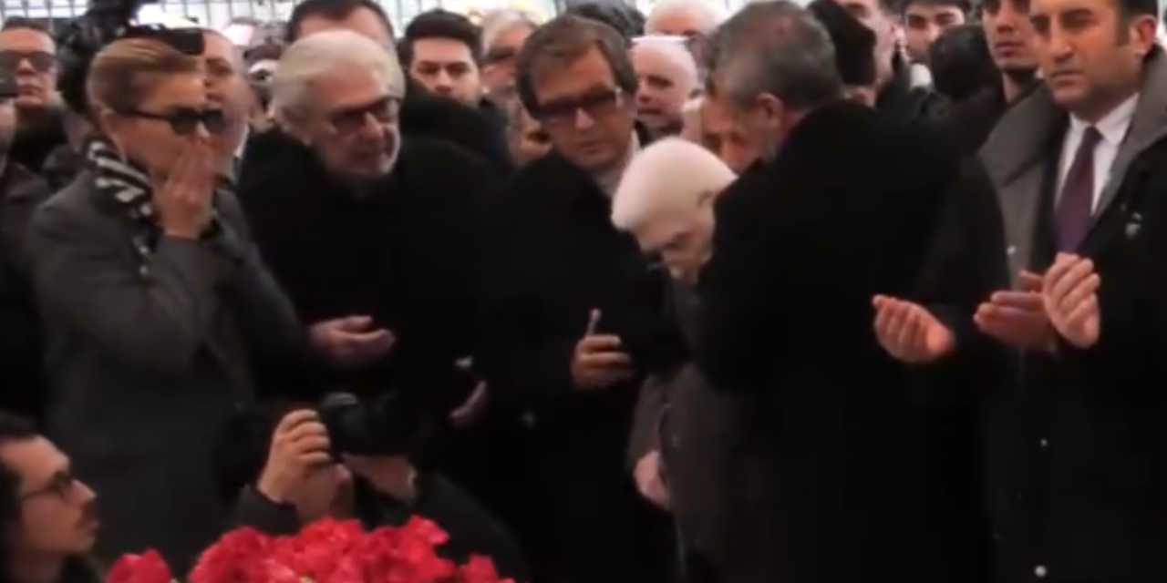 İzzet Günay cenazede fenalaştı: Apar topar ambulansa kaldırıldı