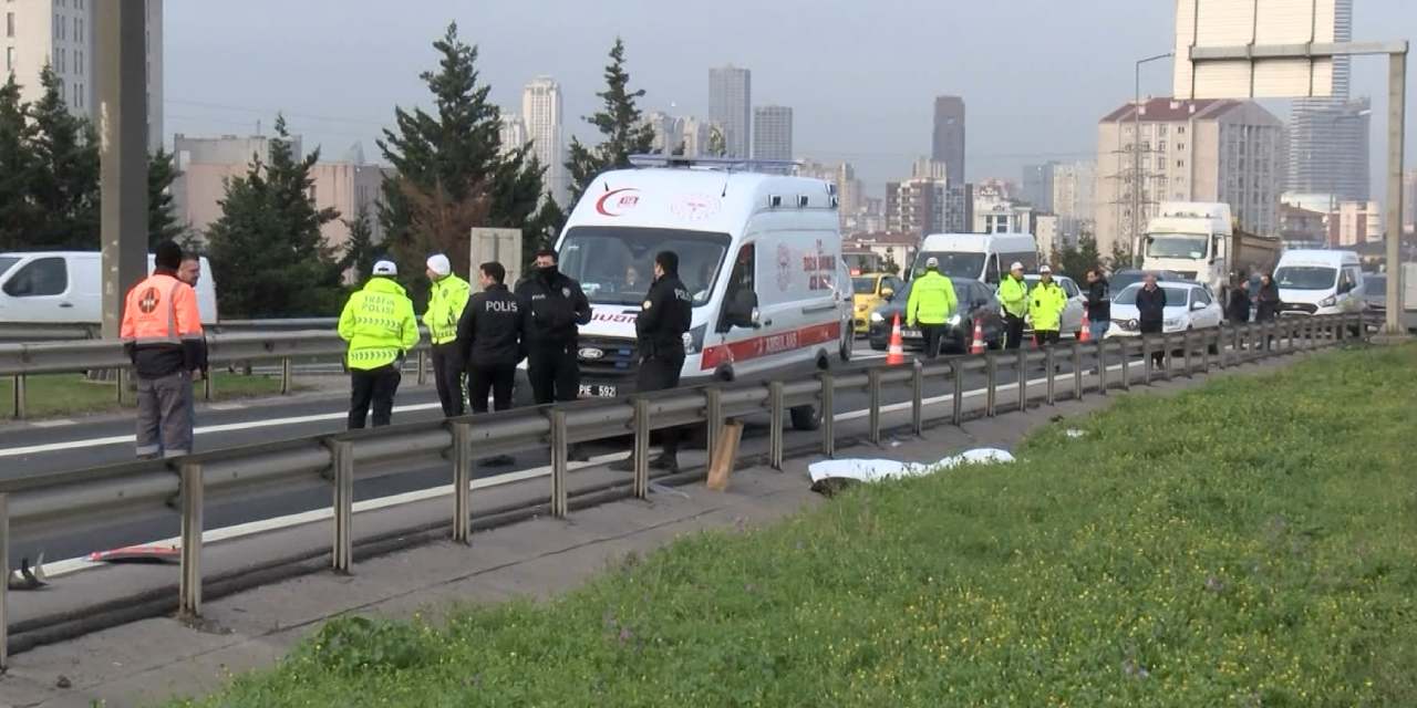 Karşıya geçmek isterken motosiklet çarptı: 1 ölü 1 yaralı