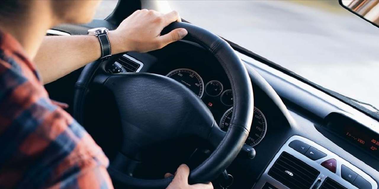 Manuel vitesli araç kullanırken bu hataları sakın yapmayın: Aracın ömrünü kısaltıyor