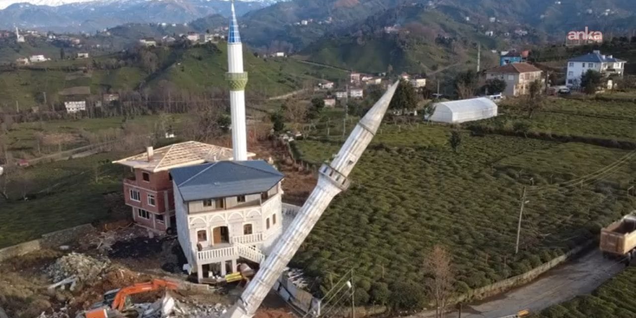 Arazi anlaşmazlığı üzerine cami yıkıldı: Mirasçılar paralarını istedi