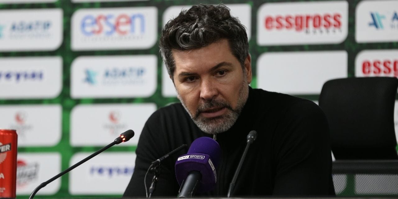 Göreve geldiğinden beri galibiyet yüzü görmedi takımı düşme hattına indirdi yine de "Telaşa gerek yok" dedi