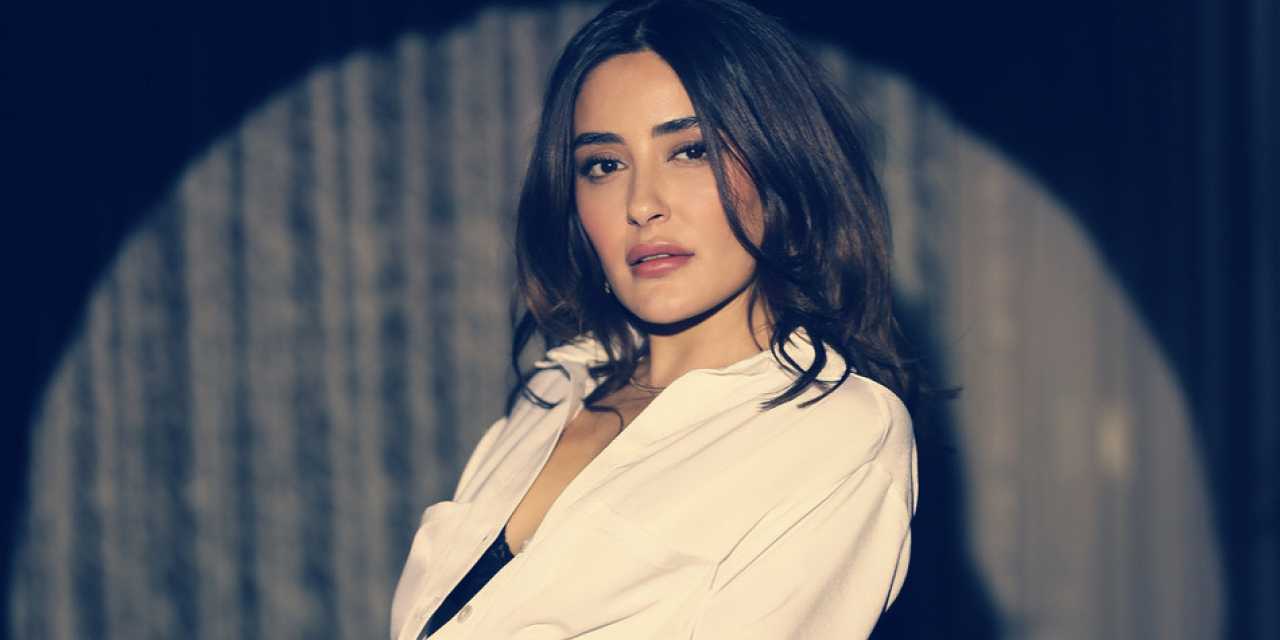 Melek Mosso sahnede fenalaştı: İlk açıklama geldi