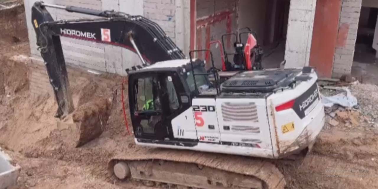 Adıyaman'da iş cinayeti! İş makinasıyla duvar arasında sıkışan işçi hayatını kaybetti