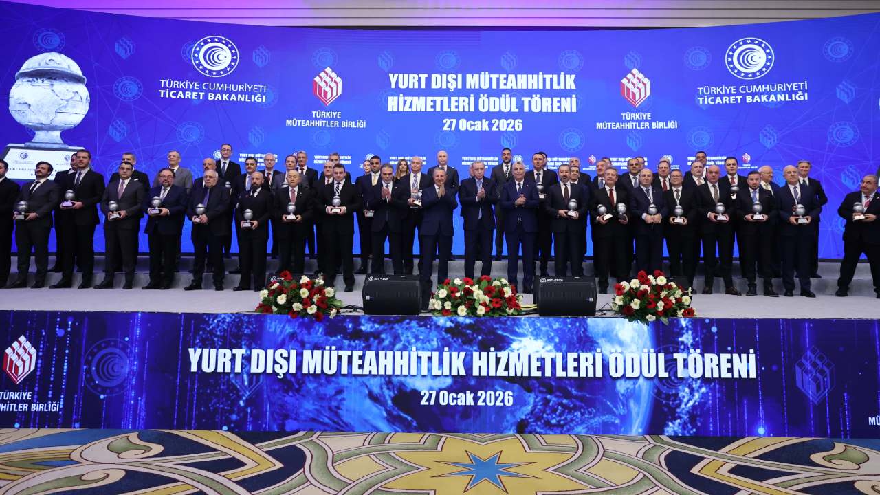 Erdoğan müteahhitlere ödüllerini verdi