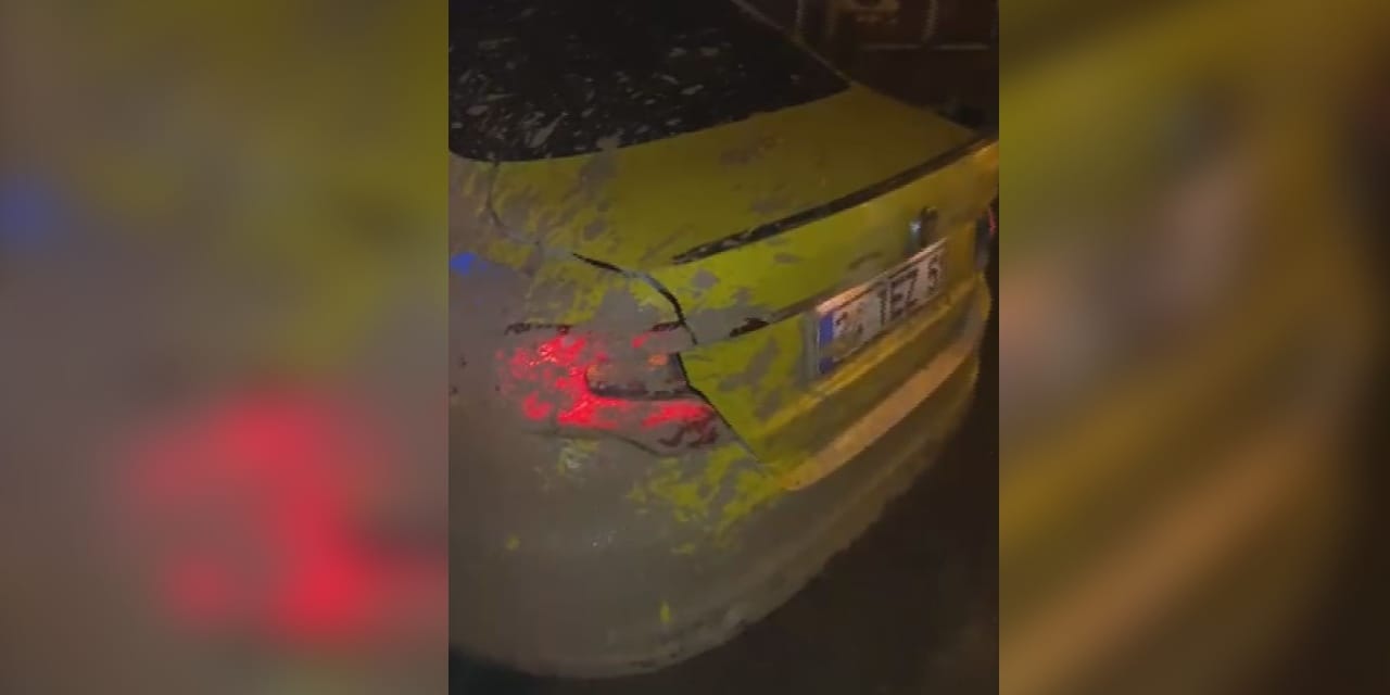 Hem parasını ödemediler hem darbettiler!