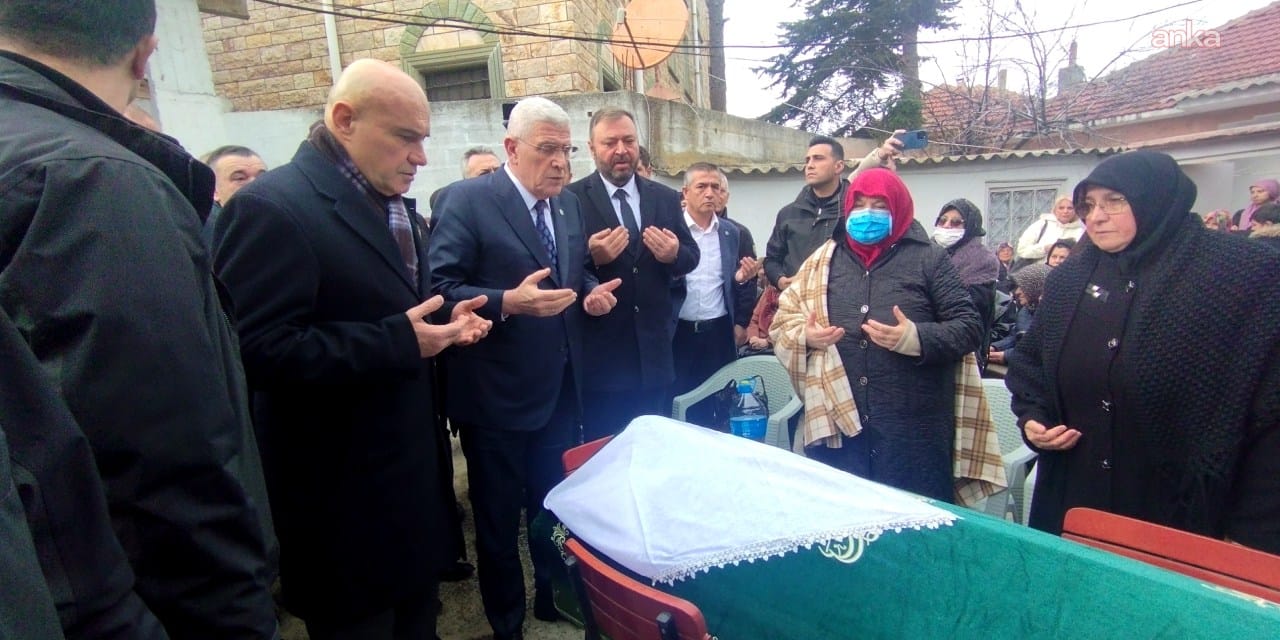 İYİ Partili Turhan Çömez'in annesi son yolculuğuna uğurlandı