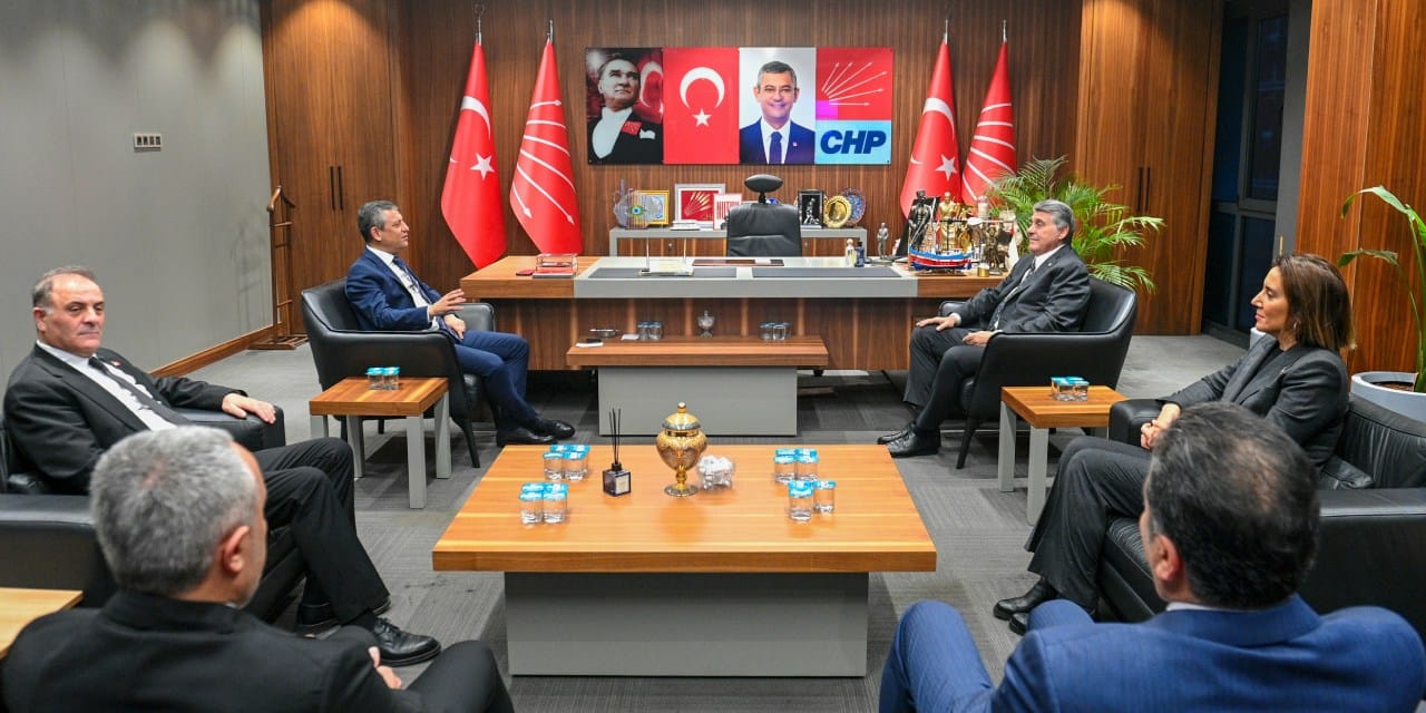 Özgür Özel Beşiktaş JK Başkanı Adalı ile görüştü