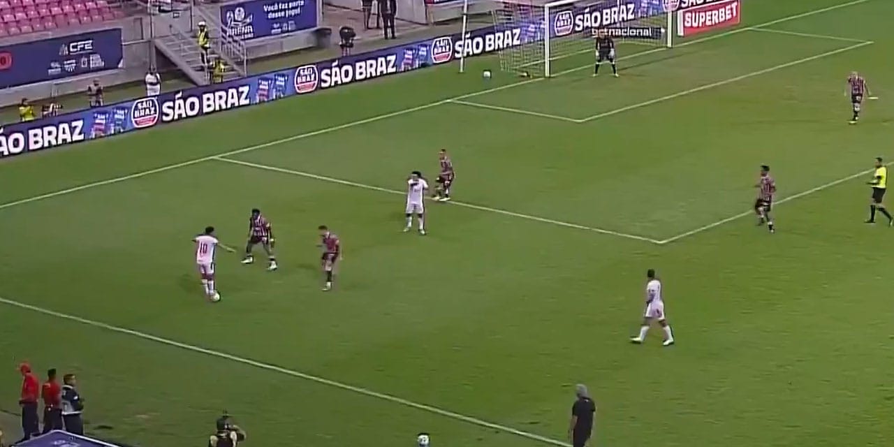 3. Lig'de rakibine çalım atarken sarı kart gördü