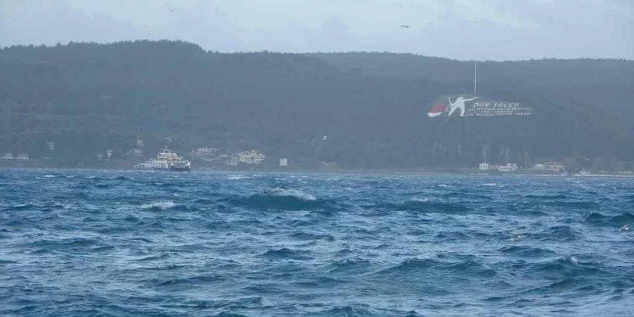 Çanakkale Boğazı 292 metrelik gemi sebebiyle trafiğe kapatıldı