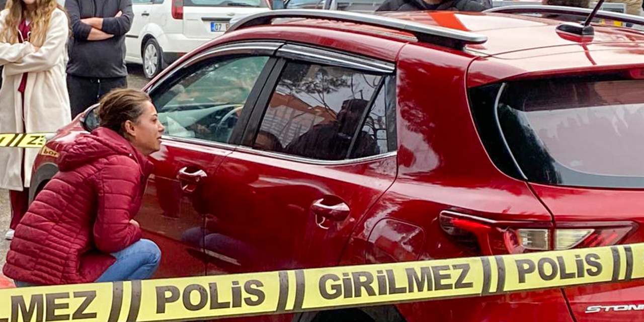 Eşini otomobilde ölü bulan kadının feryadı yürekleri dağladı