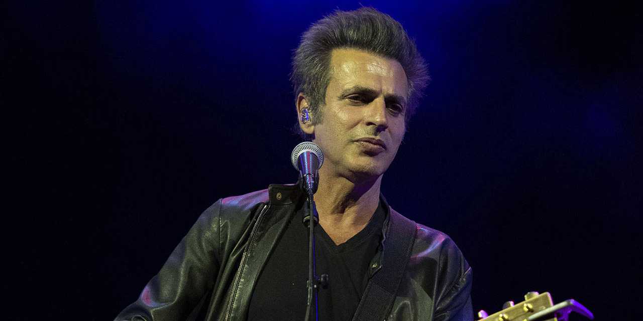 Binlerce kez paylaşıldı: Teoman'ın CV'si sahte çıktı