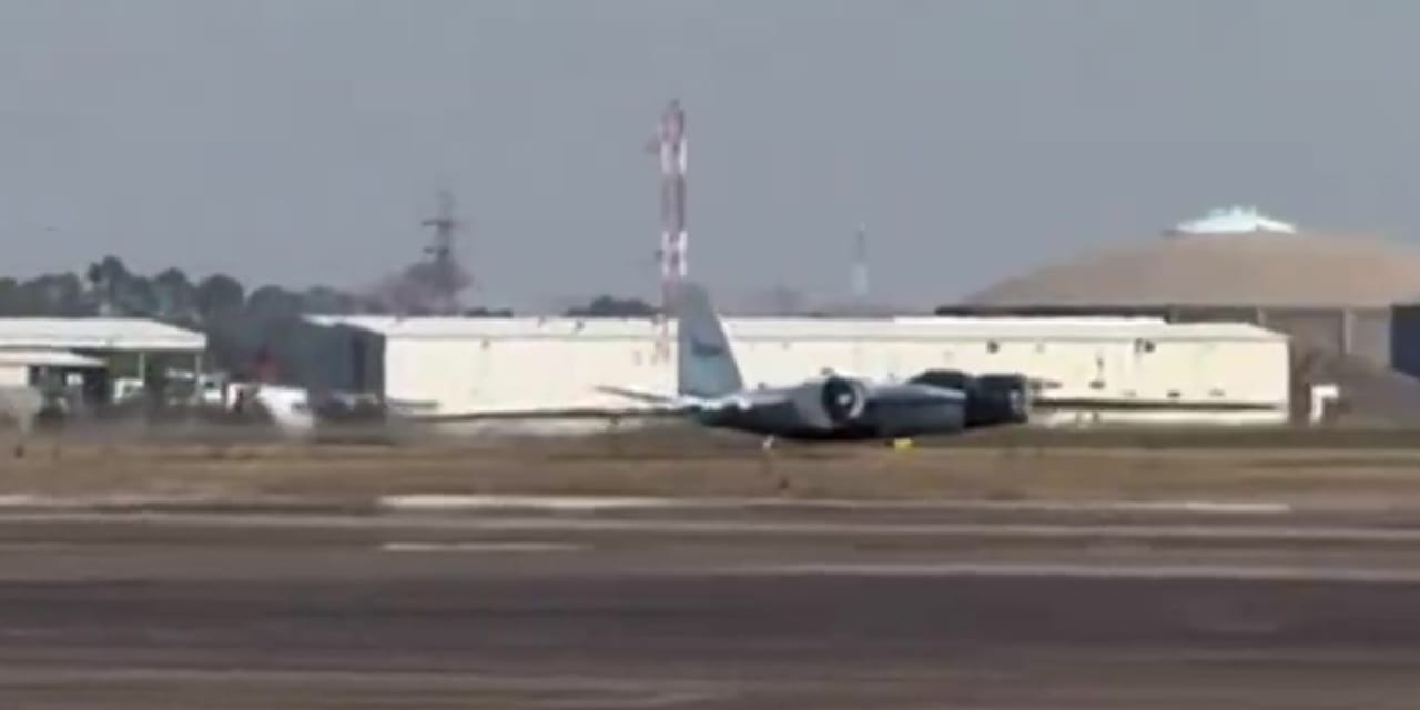 NASA uçağı inişte kabusu yaşadı