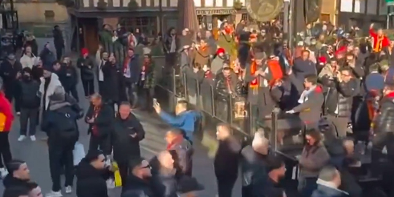 Galatasaraylı taraftarlar Manchester'a akın etti