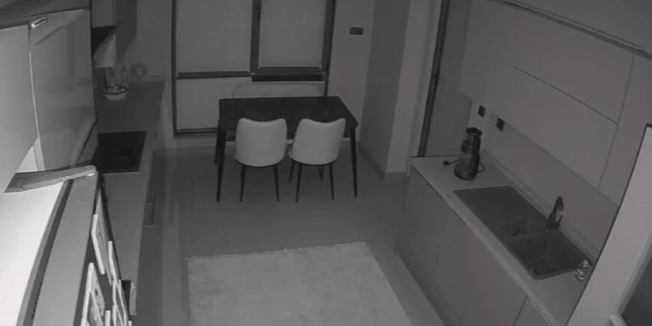 Yeni yapılan dairenin tavanı çöktü: Yürekler ağza geldi