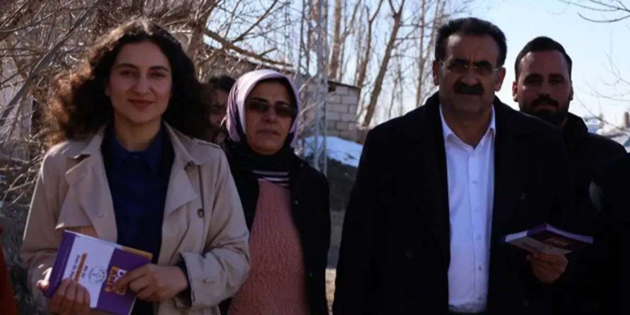 Malazgirt Belediye Eş Başkanları gözaltına alındı