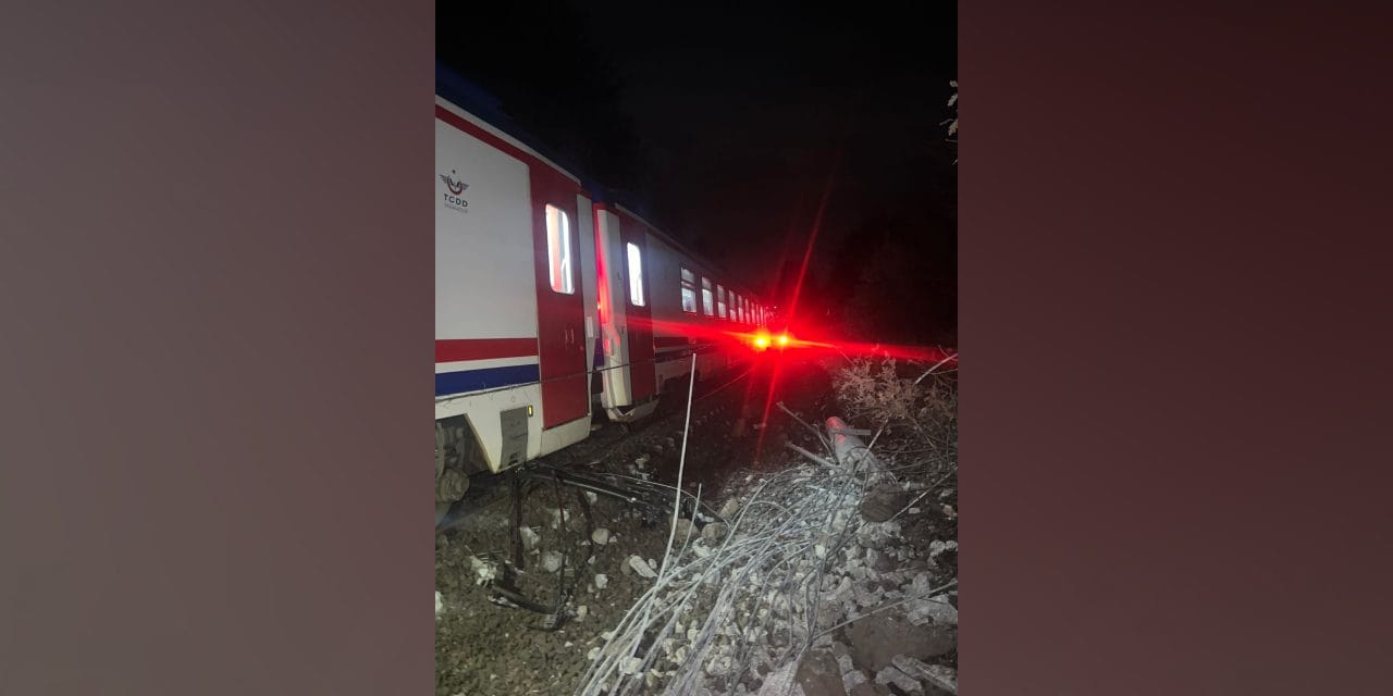 Balıkesir’de yolcu treni raydan çıktı