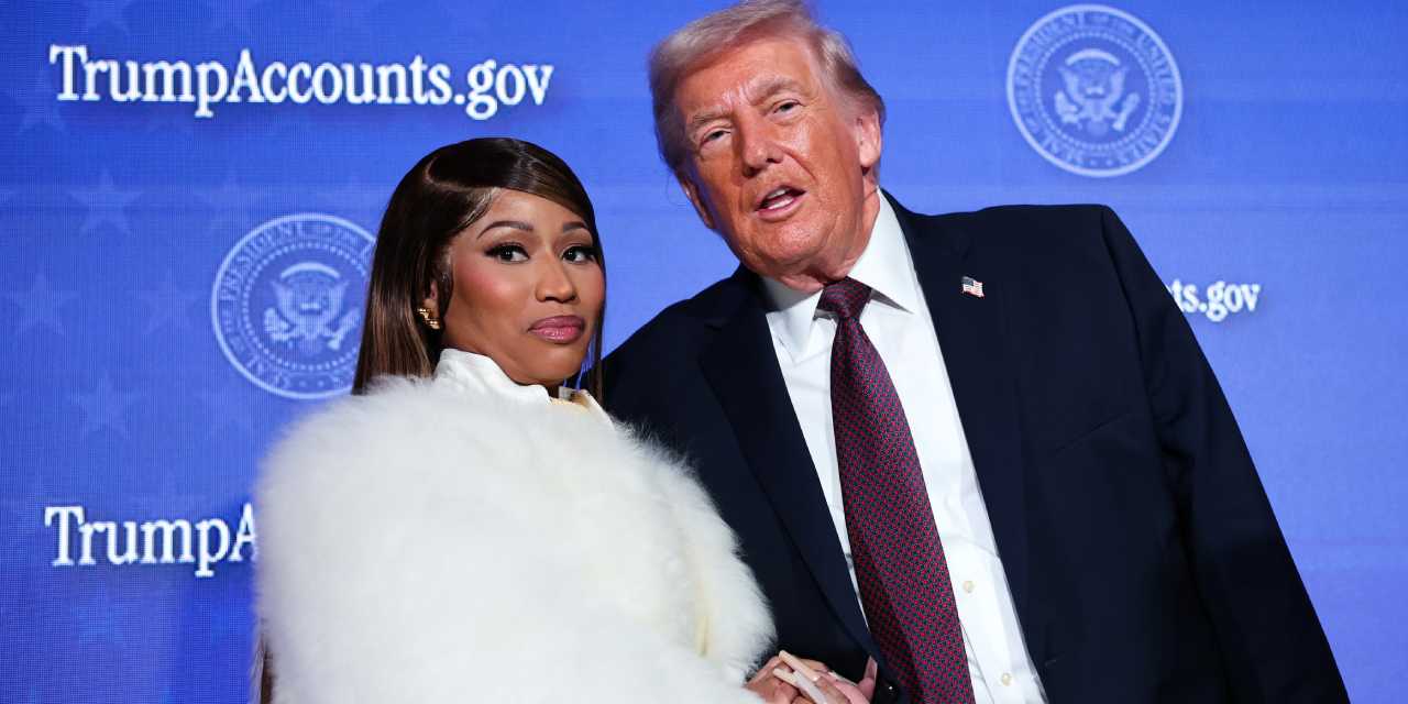 Nicki Minaj Trump'ı yerlere göklere sığdıramadı