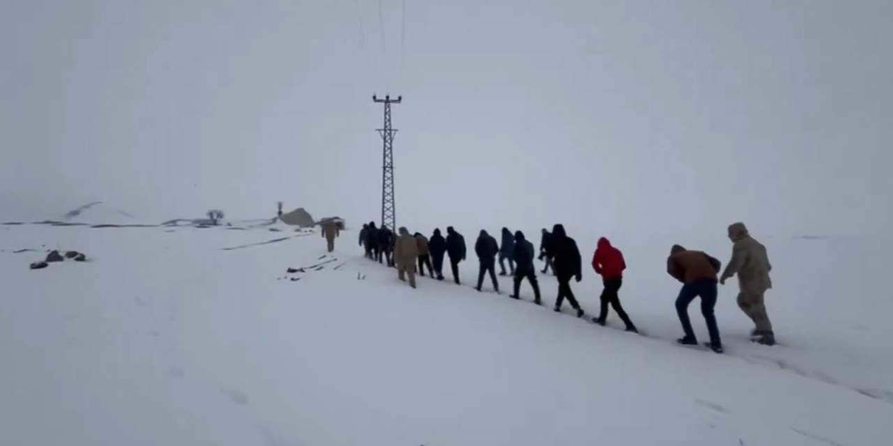 26 ilde göçmen kaçakçılığı operasyonu: 171 organizatör yakalandı