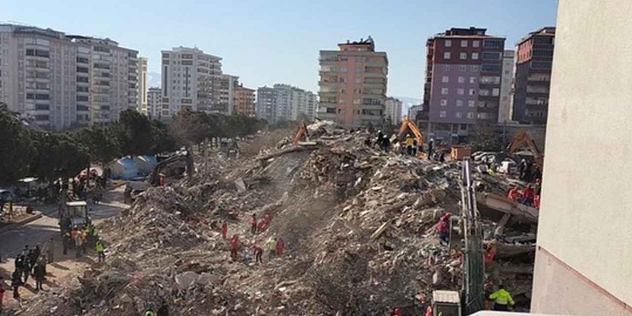 Palmiye Sitesi davasında 3 yıl: Bir müteahhit mahkum diğeri firari