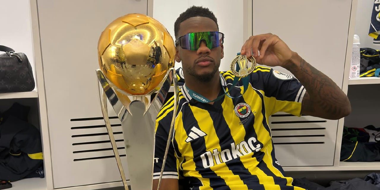 Fenerbahçe'de kalacağını bildirdi: 2 gün sonra İtalyan devi talip oldu