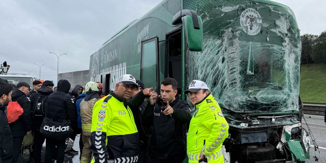 Son Dakika | Konyaspor takım otobüsü TEM Otoyolu'nda kaza yaptı