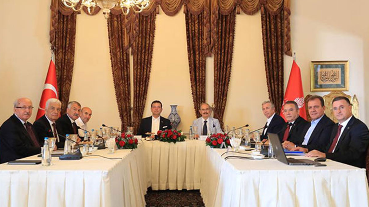 CHP'li büyükşehir belediye başkanları, Erdoğan'ın davetinden önce bir araya gelecek