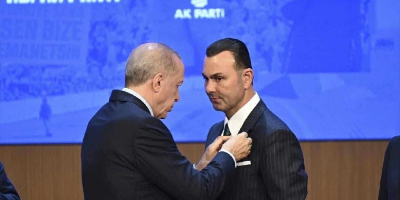 Halkın arasına karışan(!) AKP’li vekile emekliden tepki: ‘İnek gibi sağın sonra karşımıza çıkın’