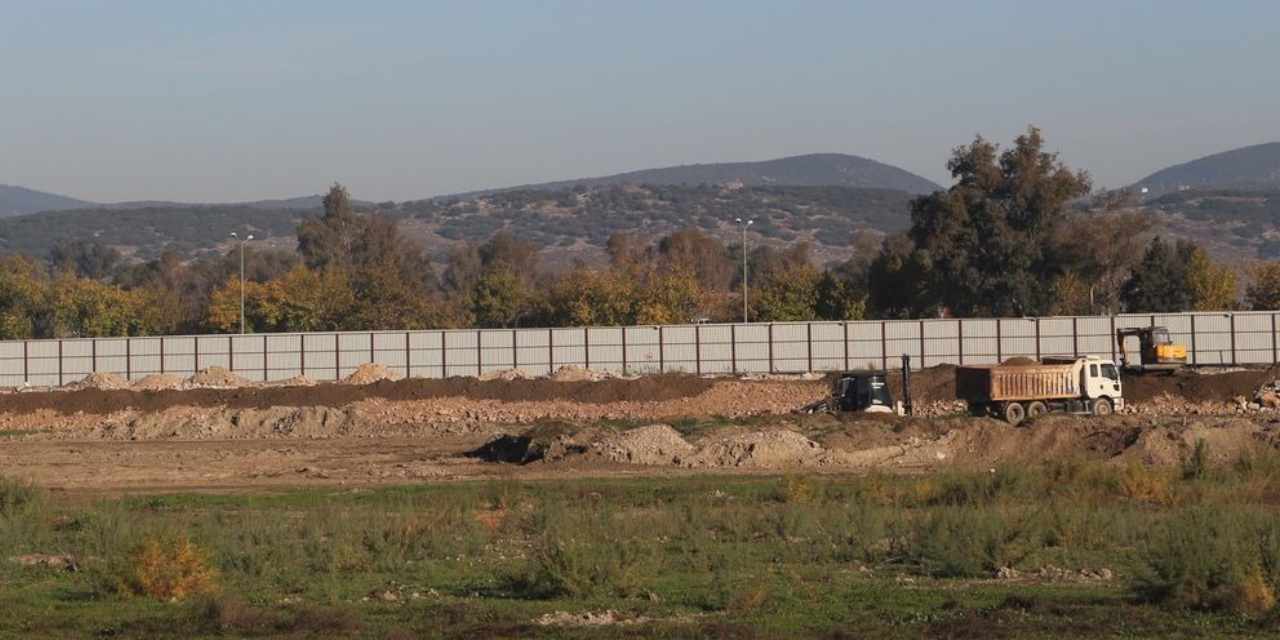 2326 yıllık Efes Antik Kenti'ne bu kötülüğü Büyük İskender bile yapmamıştı! Tarihe beton döküyorlar!