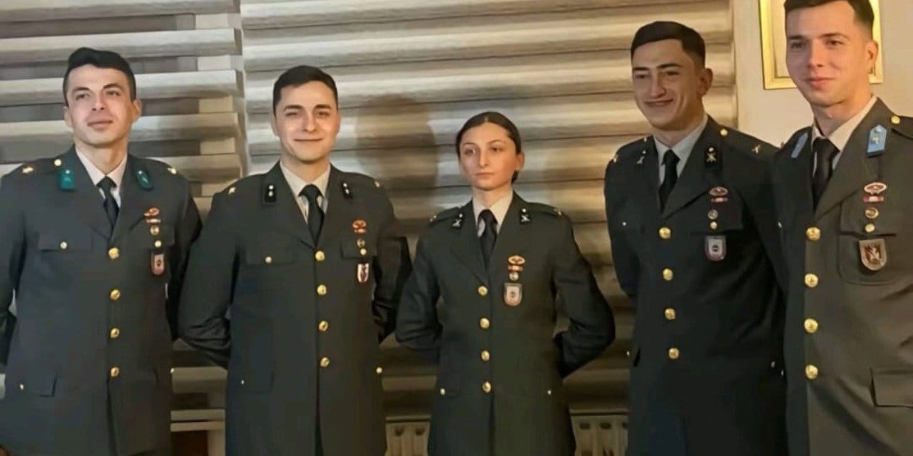 Cumhuriyet marşı isteyen ihraç teğmene 'devleti aşağılama' suçlaması