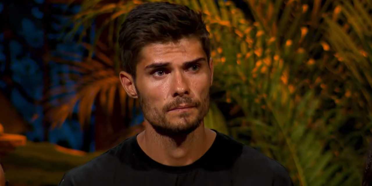 Yakalama kararı çıkan Barış Murat Yağcı Survivor'dan diskalifiye edildi