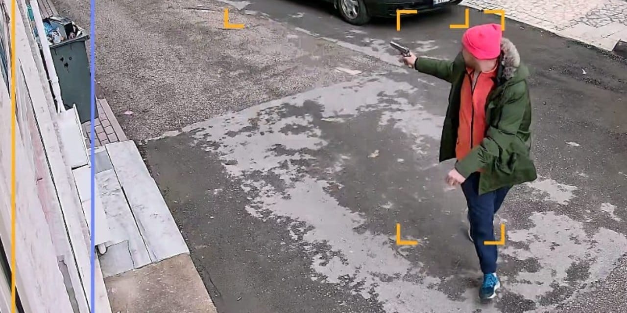 Kayınpederini ve kayınbiraderini kurşun yağmuruna tuttu